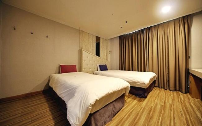 Central Hotel Changwon Eksteriør bilde