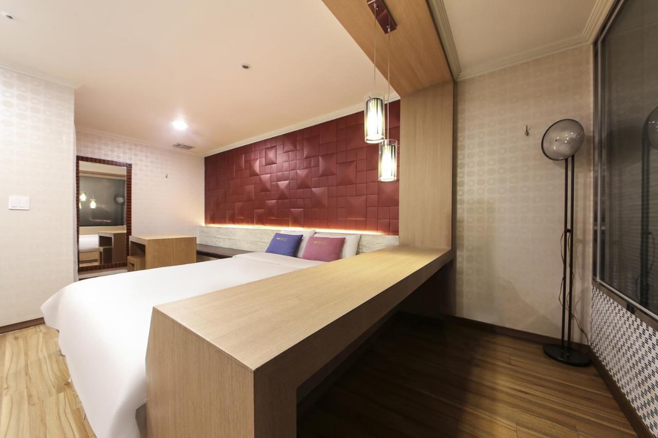 Central Hotel Changwon Eksteriør bilde