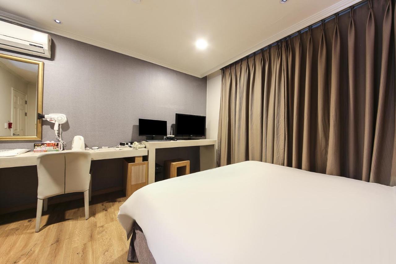 Central Hotel Changwon Eksteriør bilde