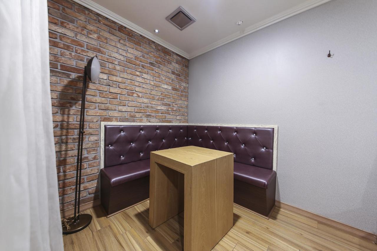 Central Hotel Changwon Eksteriør bilde