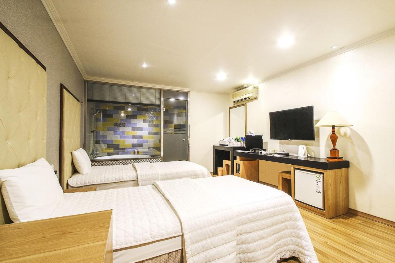 Central Hotel Changwon Eksteriør bilde
