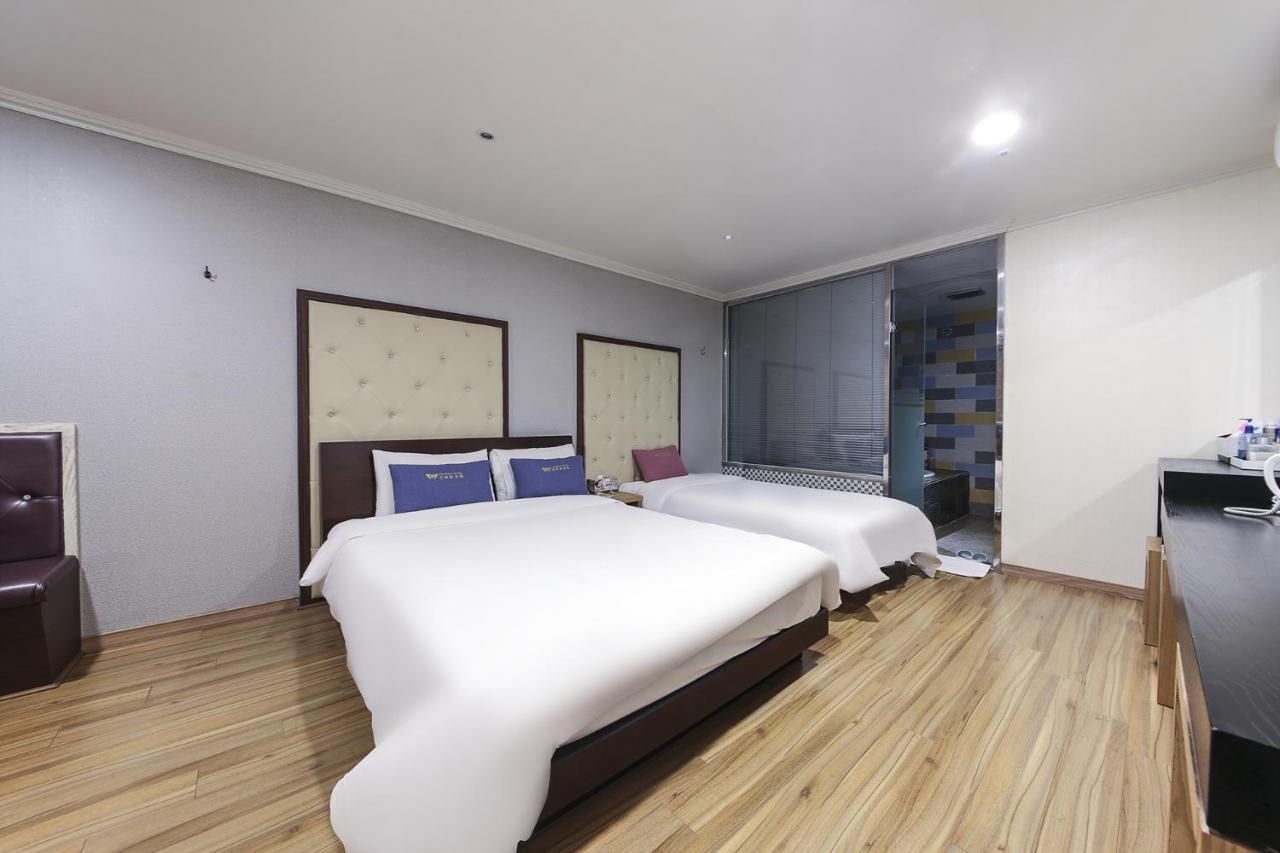 Central Hotel Changwon Eksteriør bilde