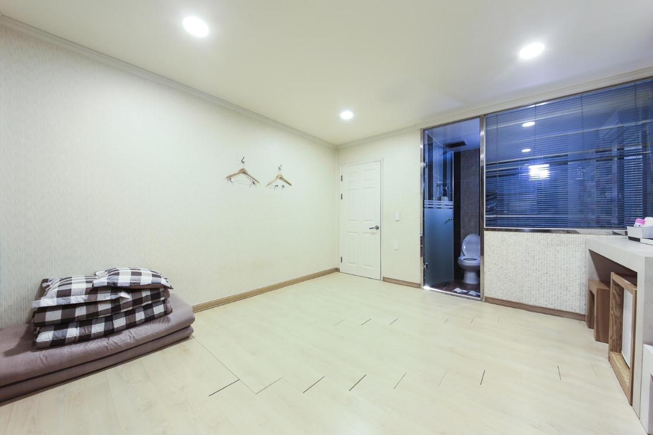 Central Hotel Changwon Eksteriør bilde