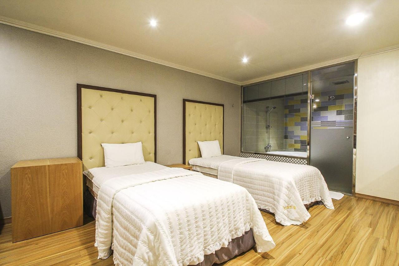 Central Hotel Changwon Eksteriør bilde