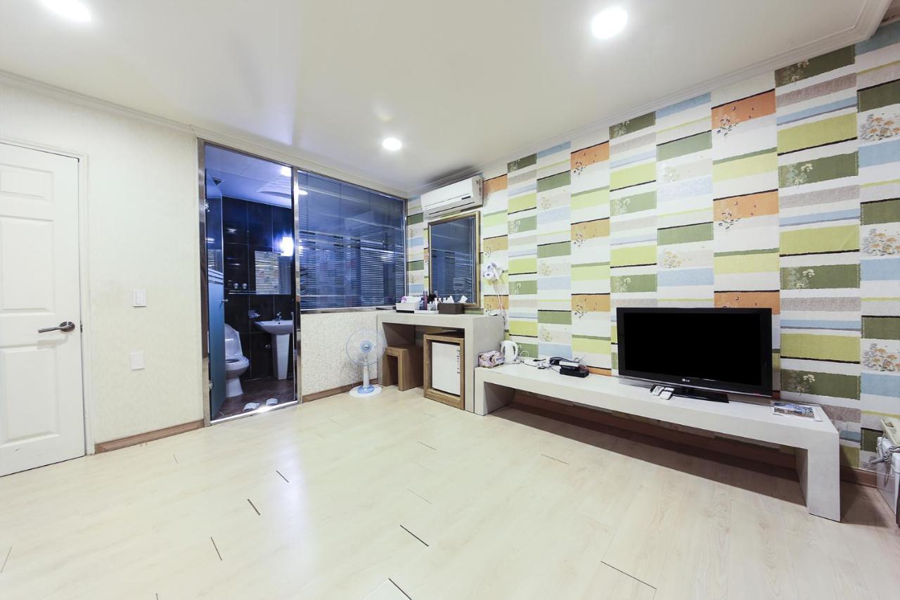 Central Hotel Changwon Eksteriør bilde