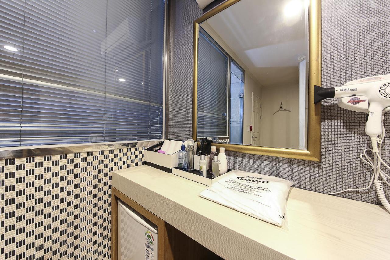 Central Hotel Changwon Eksteriør bilde