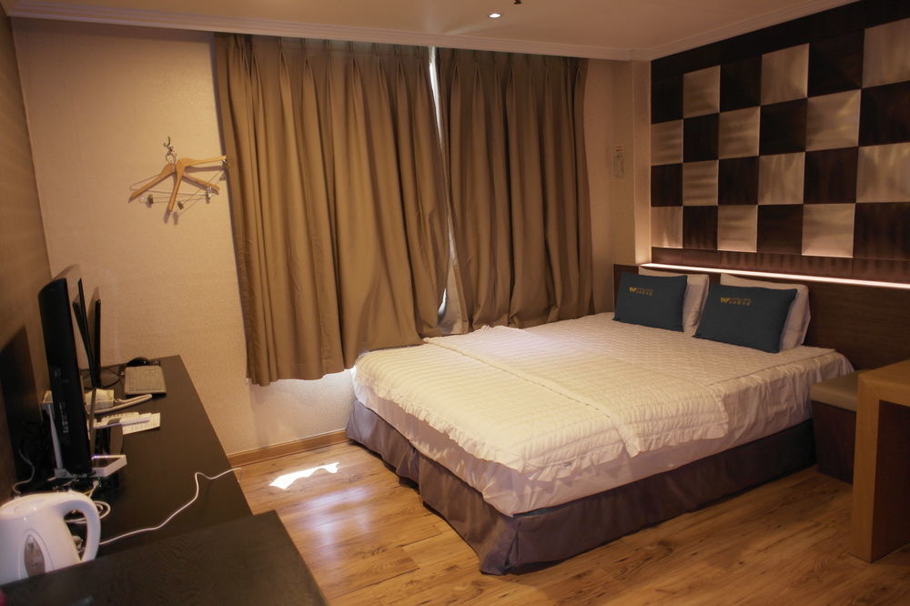 Central Hotel Changwon Eksteriør bilde