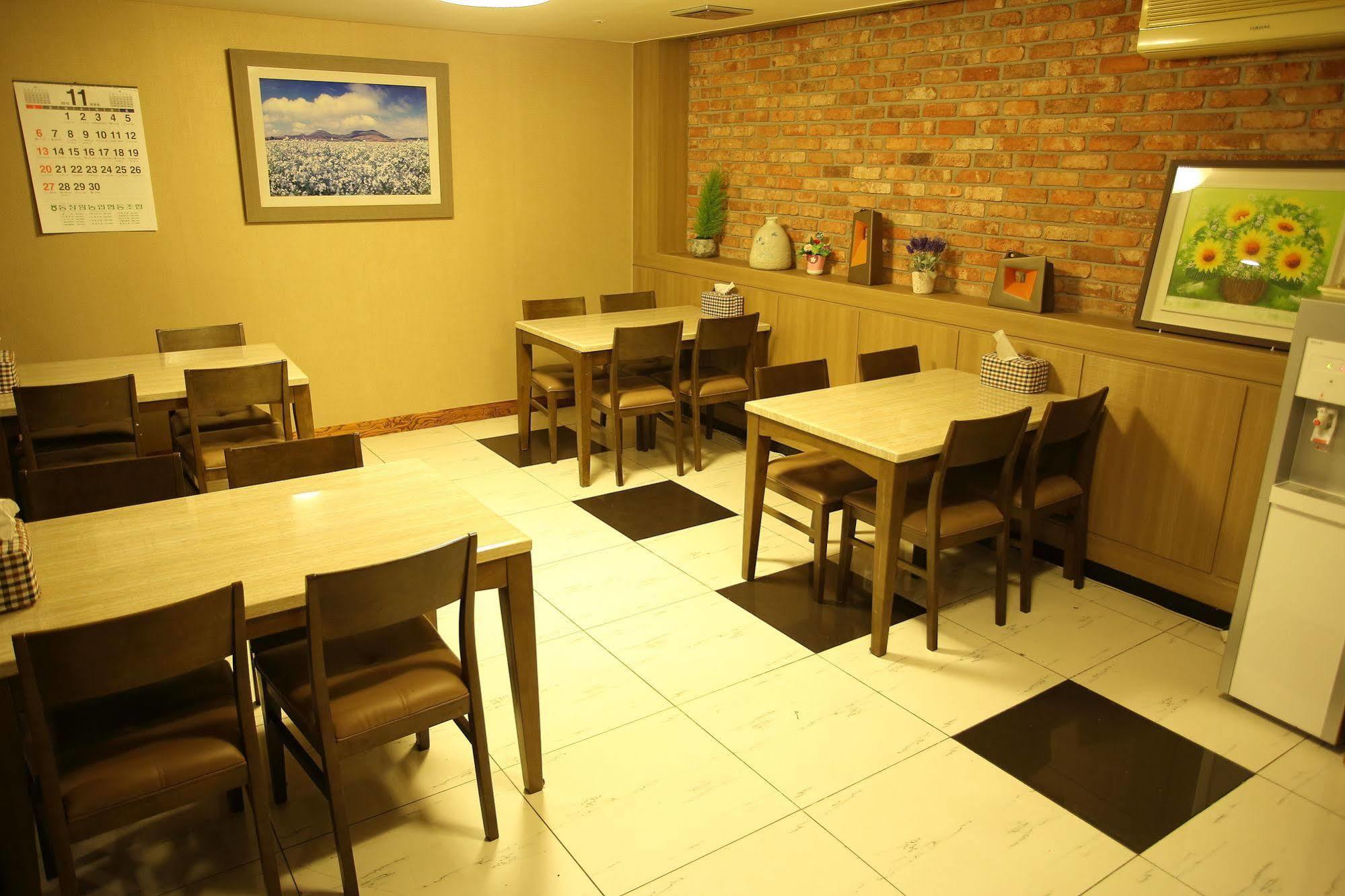 Central Hotel Changwon Eksteriør bilde