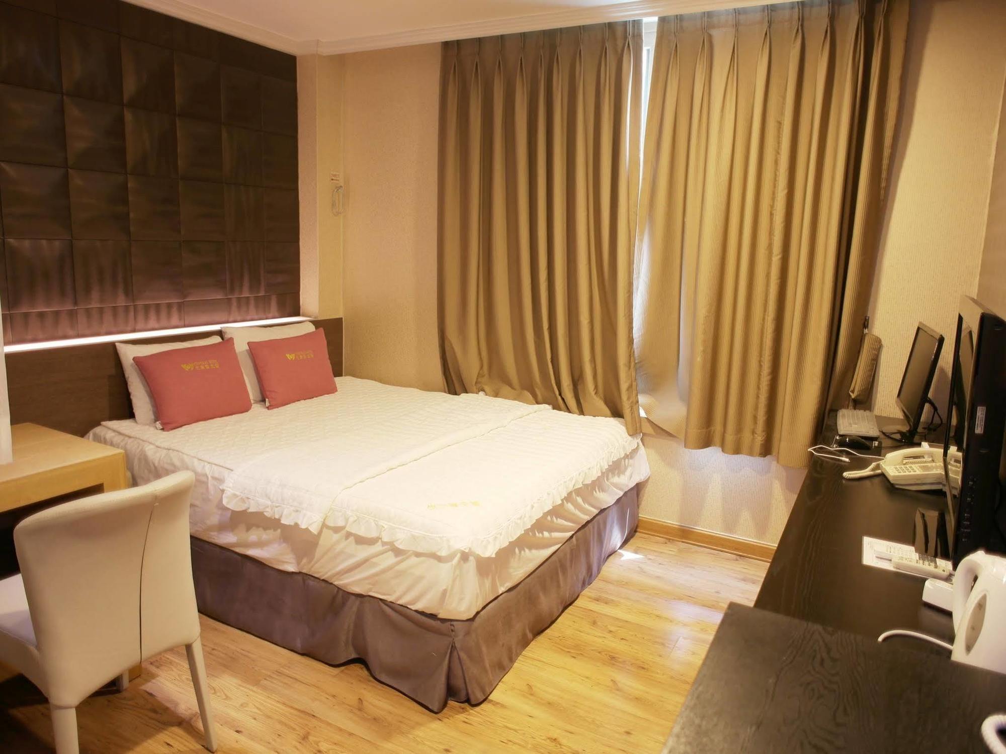 Central Hotel Changwon Eksteriør bilde