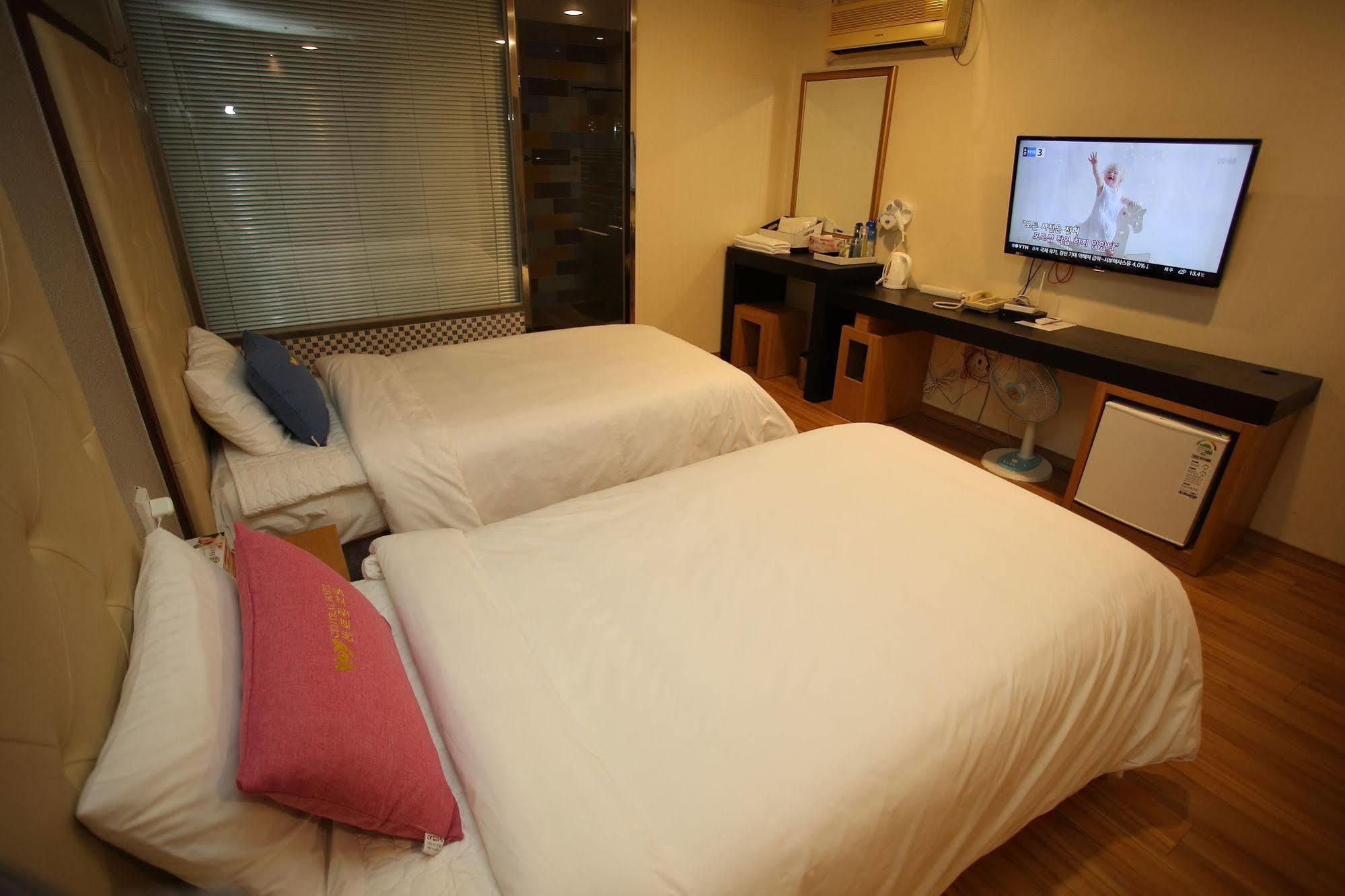 Central Hotel Changwon Eksteriør bilde