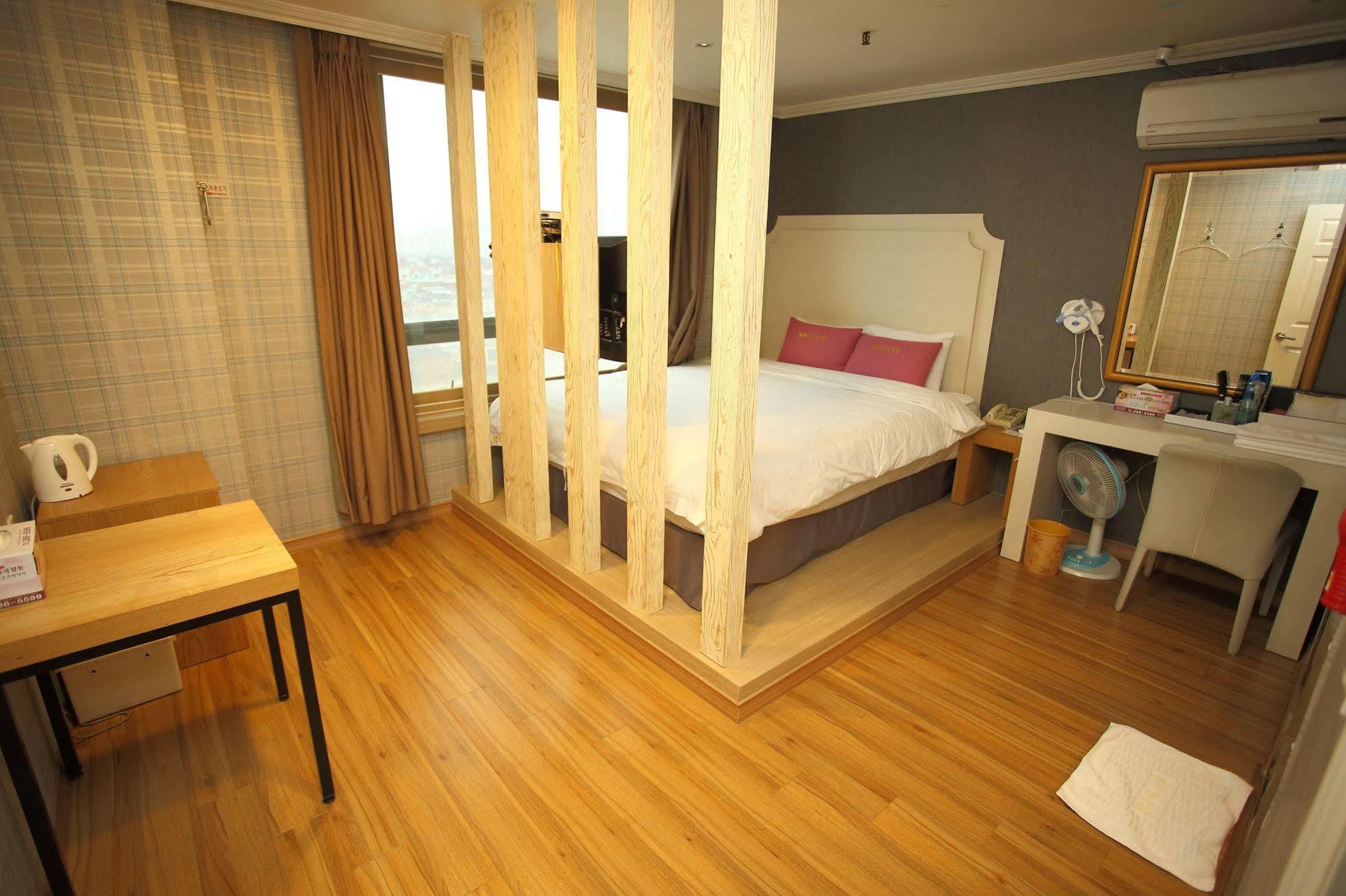 Central Hotel Changwon Eksteriør bilde